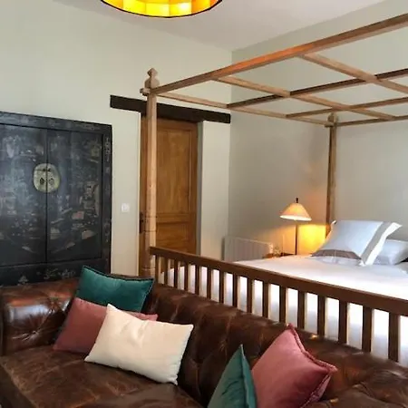 Chateau De Leger Bed & Breakfast *